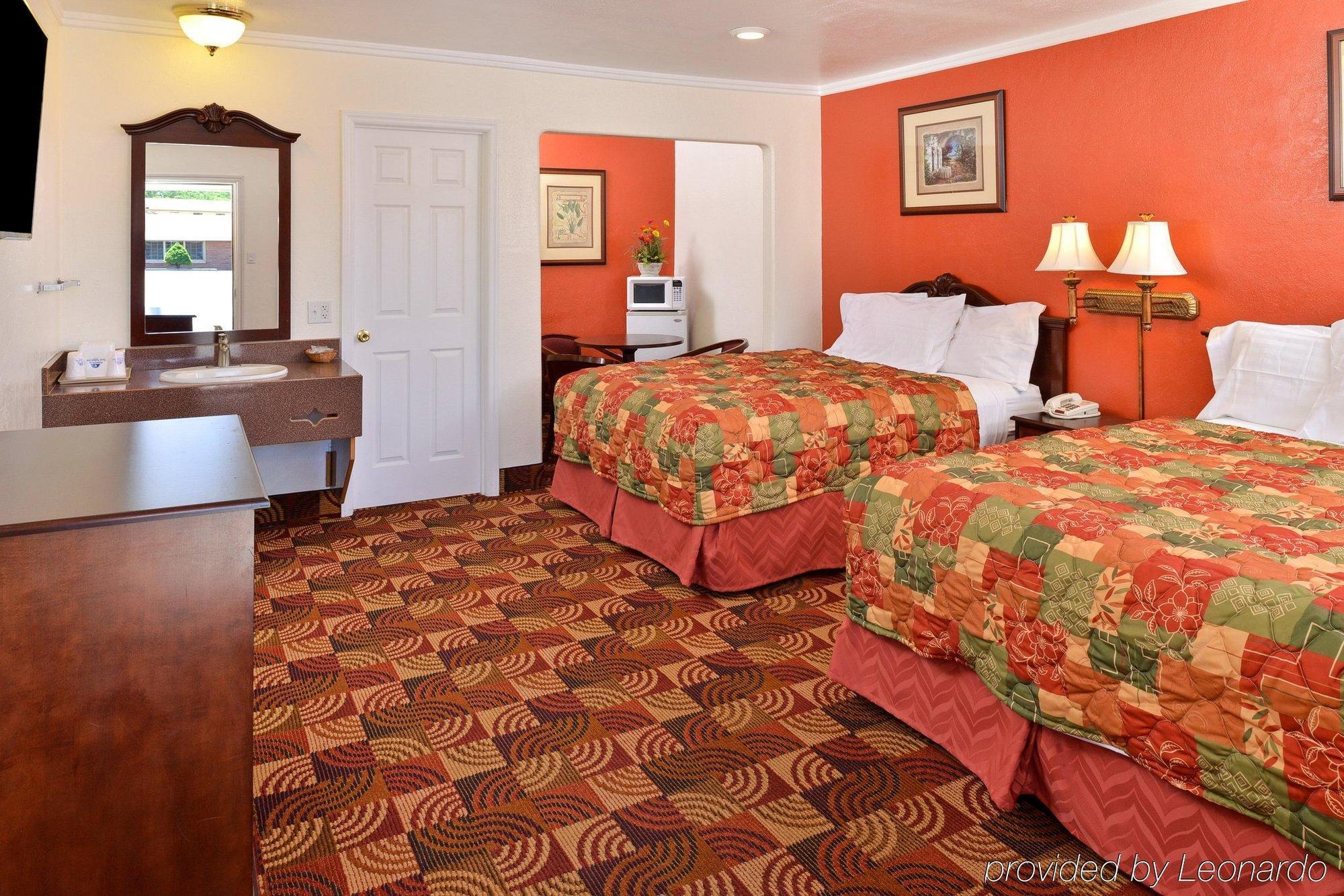 Americas Best Value Inn & Suites Klamath Falls Exterior photo