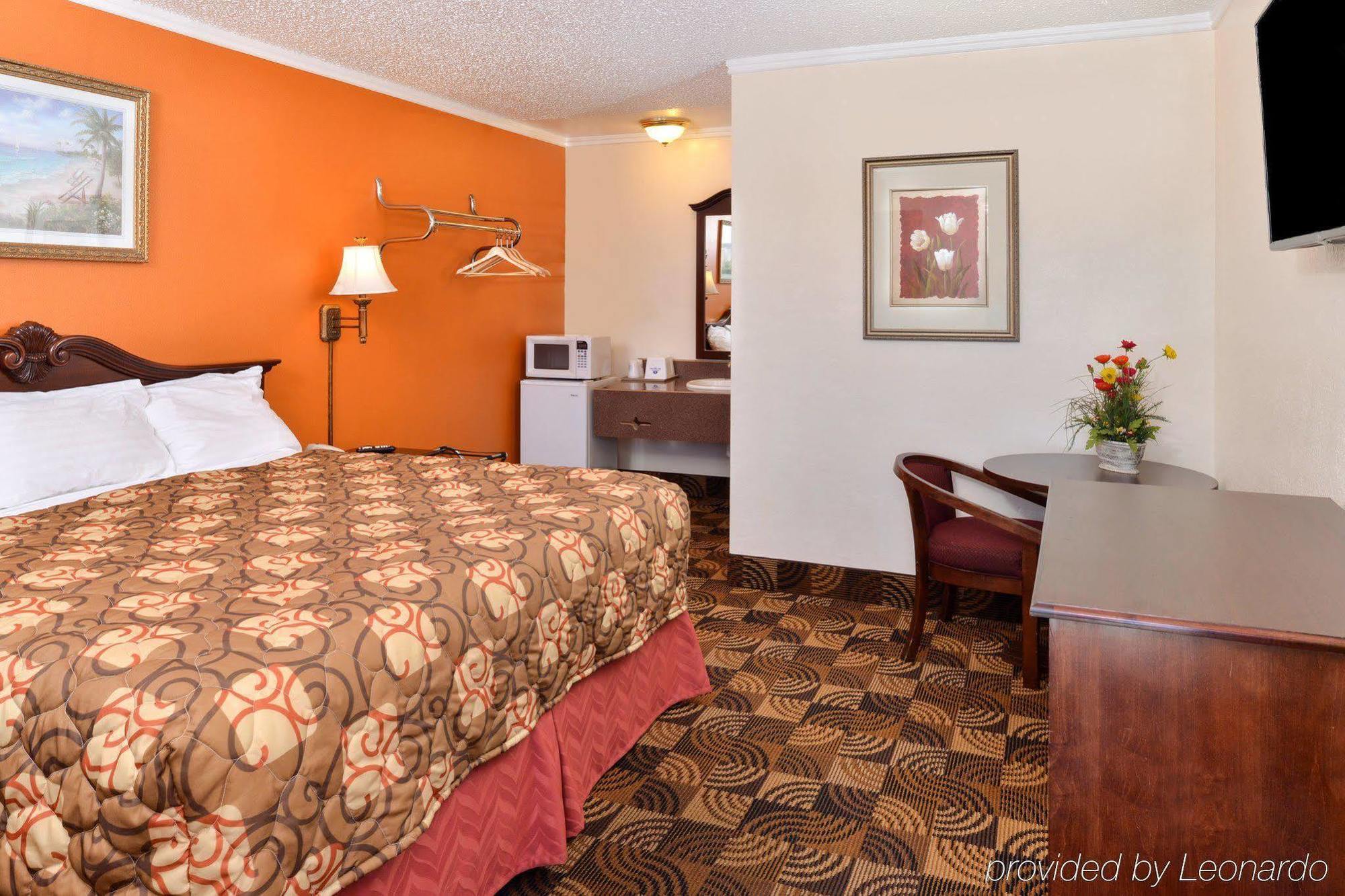 Americas Best Value Inn & Suites Klamath Falls Exterior photo